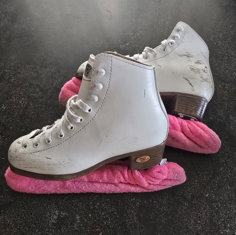 Riedell Youth Figure Skates White Leather Size 3